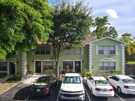 5112 Society Pl W in West Palm Beach, FL - Building Photo