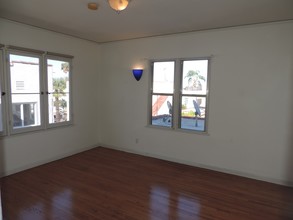 1108 S Redondo Blvd, Unit 1108 in Los Angeles, CA - Building Photo - Building Photo