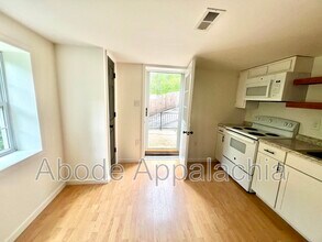 1233 Collins Hwy in Pikeville, KY - Building Photo - Building Photo