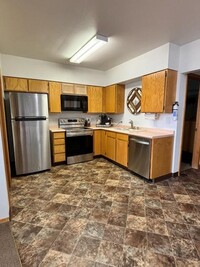 3712 Sagecrest Dr, Unit Room #2 in Elko, NV - Building Photo - Building Photo