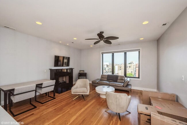 1136 N California Ave in Chicago, IL - Building Photo - Building Photo