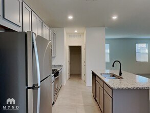 7966 S Golden Bell Dr in Tucson, AZ - Building Photo - Building Photo