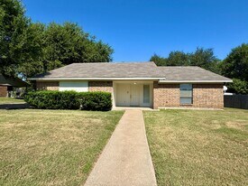 508 Angel Fire Dr in Hewitt, TX - Building Photo