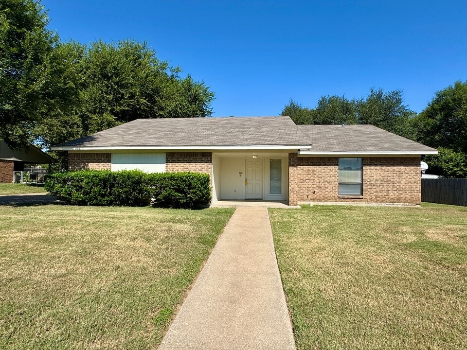 508 Angel Fire Dr in Hewitt, TX - Building Photo