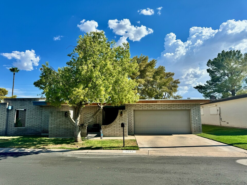 6043 E Harvard St in Scottsdale, AZ - Building Photo