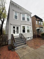 221 S Swan St in Albany, NY - Building Photo