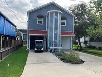 901 Dogwood Rd in Clear Lake Shores, TX - Foto de edificio - Building Photo