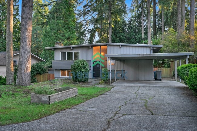 property at 13787 NE 77th Pl