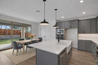 504 Sagebrush Trl in Sherman, TX - Building Photo - Building Photo