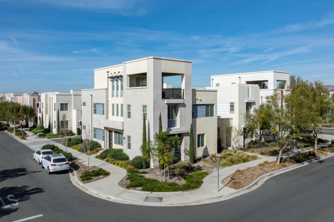 136 Stellar in Irvine, CA - Building Photo - Building Photo