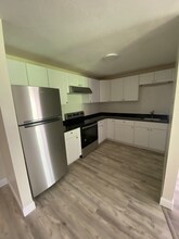 310 Thompson Rd in Webster, MA - Building Photo - Building Photo