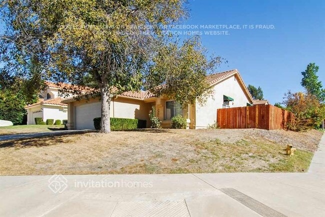 property at 39272 Vía Lar