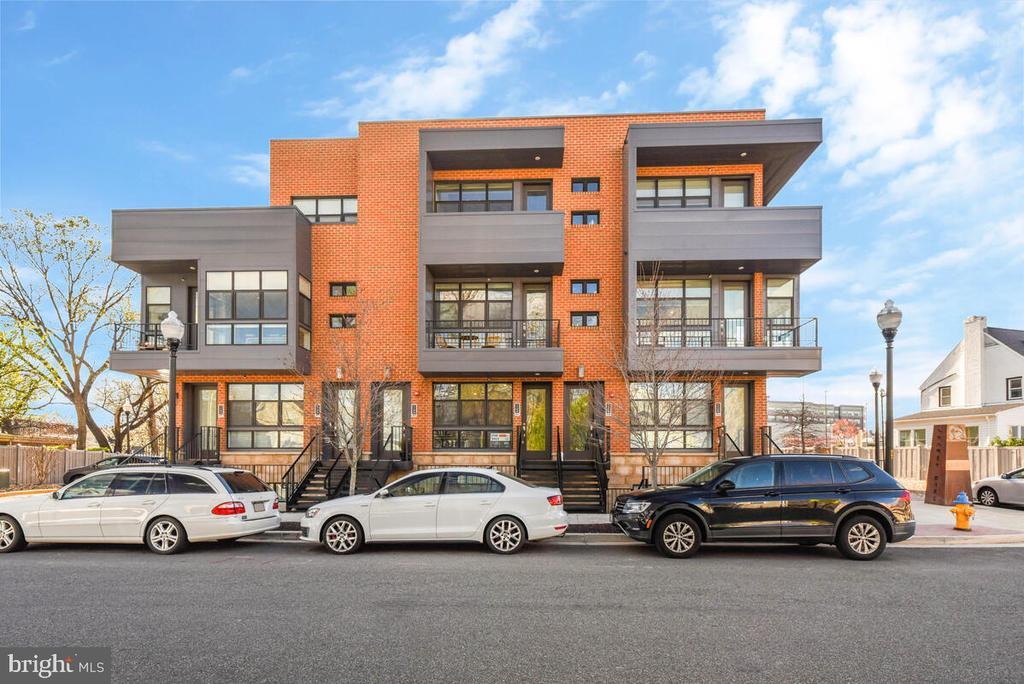 1122 S Highland St in Arlington, VA - Building Photo