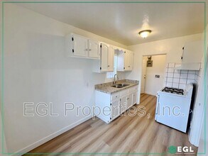 656 W 91st St in Los Angeles, CA - Building Photo - Building Photo