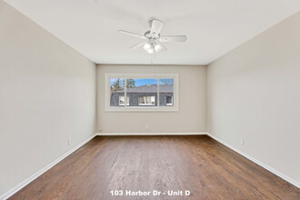 103 Harbor Dr in Oswego, IL - Building Photo - Building Photo