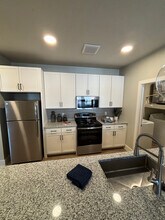 425 El Rio St in San Marcos, TX - Building Photo - Building Photo