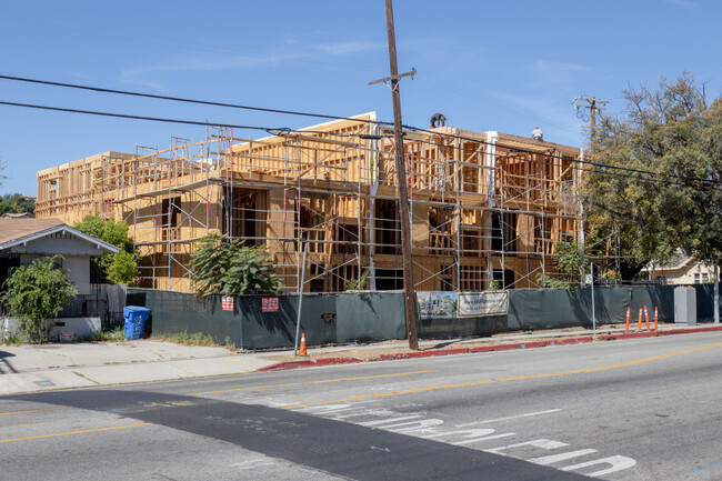 6845-6855 N Figueroa St in Los Angeles, CA - Foto de edificio - Building Photo