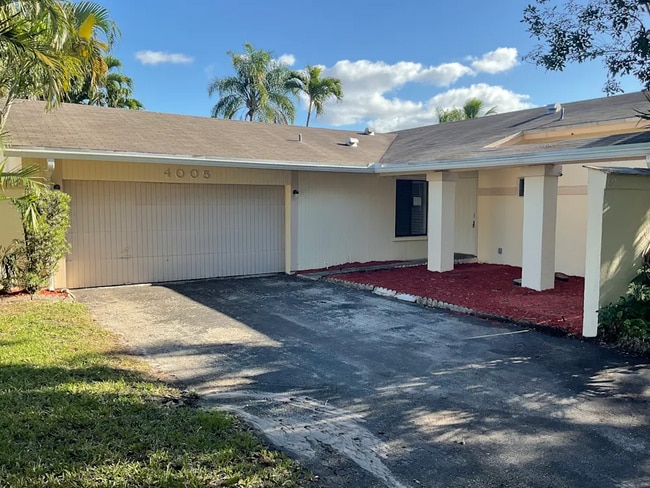 property at 4004 W Sailboat Dr