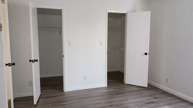 6114 Whitsett Ave in Los Angeles, CA - Building Photo - Building Photo