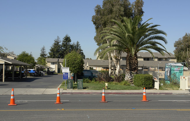 Mission View Apartments in Union City, CA - Building Photo - Building Photo