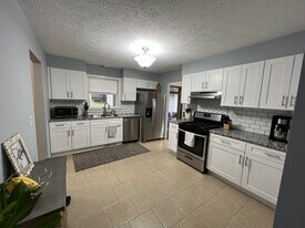 612 Acorn Pl in Cuyahoga Falls, OH - Building Photo