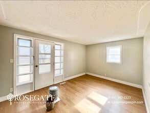 25 Wauchope Ave in Cambridge, ON - Building Photo - Building Photo