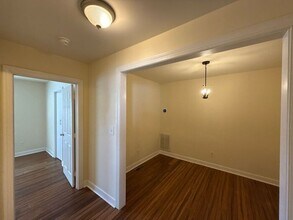 707 Grandin Rd in Charlotte, NC - Foto de edificio - Building Photo