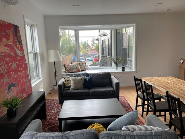 2318 9th Ave in Oakland, CA - Building Photo - Building Photo