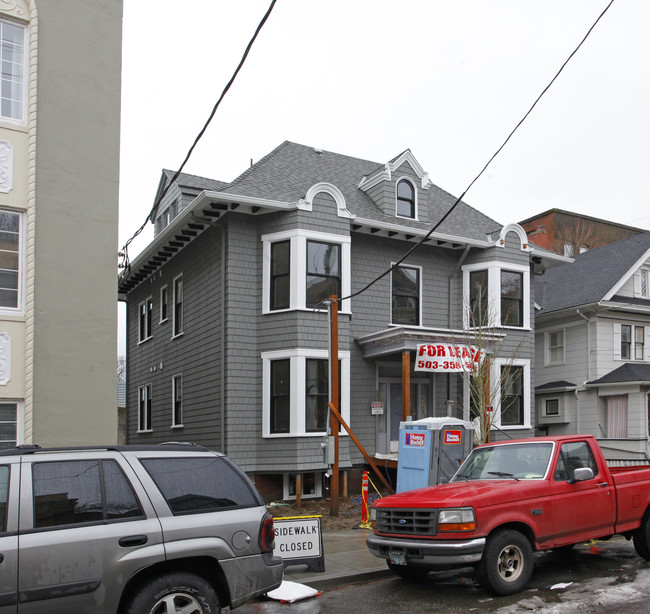 Fries House Apartments in Portland, OR - Foto de edificio - Building Photo