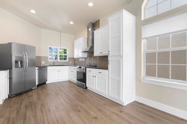 2501 Country Club Dr in Lynn Haven, FL - Foto de edificio - Building Photo