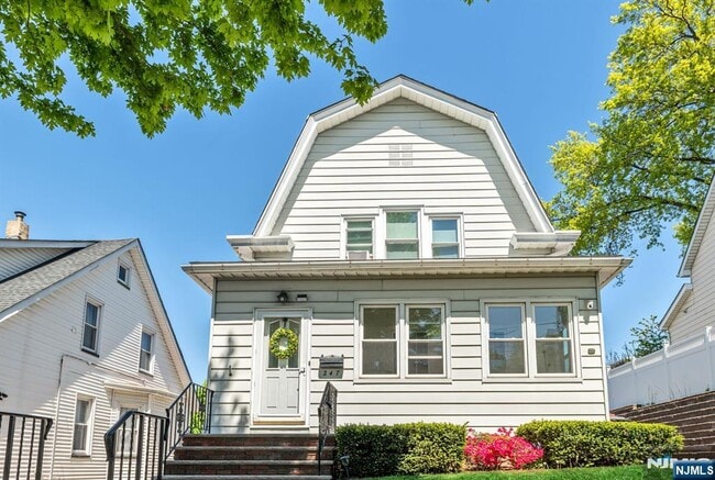 247 Fern Ave in Lyndhurst, NJ - Building Photo - Building Photo