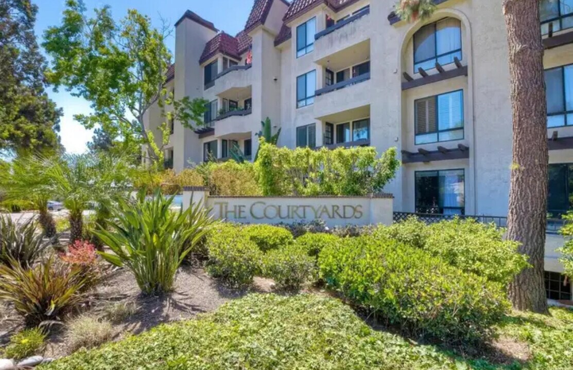 5865 Friars Rd in San Diego, CA - Building Photo