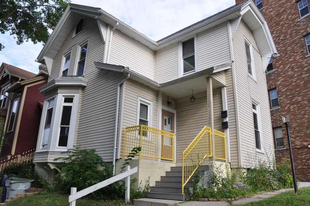 1124 E Lyon St, Unit 1124 in Milwaukee, WI - Building Photo