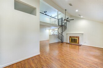 16830 Scenic Gardens Dr in Spring, TX - Foto de edificio - Building Photo