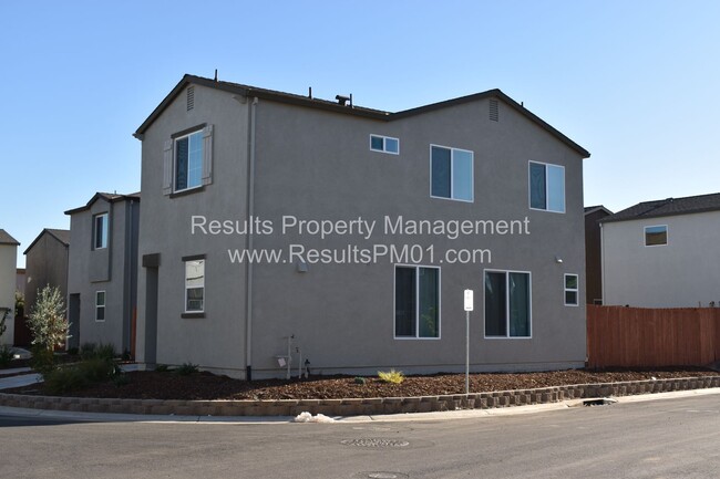 6762 Mangosteen Ln in Sacramento, CA - Building Photo - Building Photo