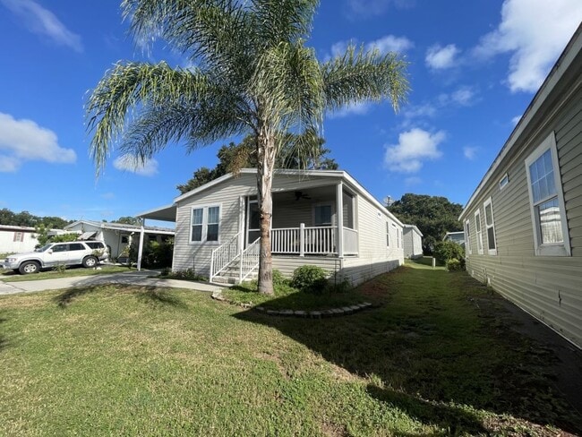 36126 Plum Ave in Grand Island, FL - Building Photo - Building Photo