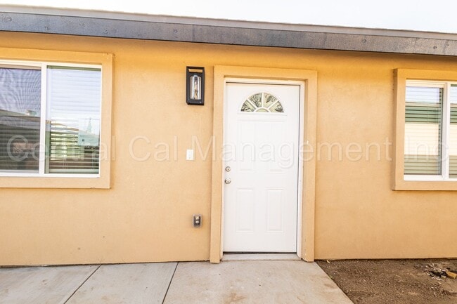 541 Walker St in Arvin, CA - Building Photo - Building Photo