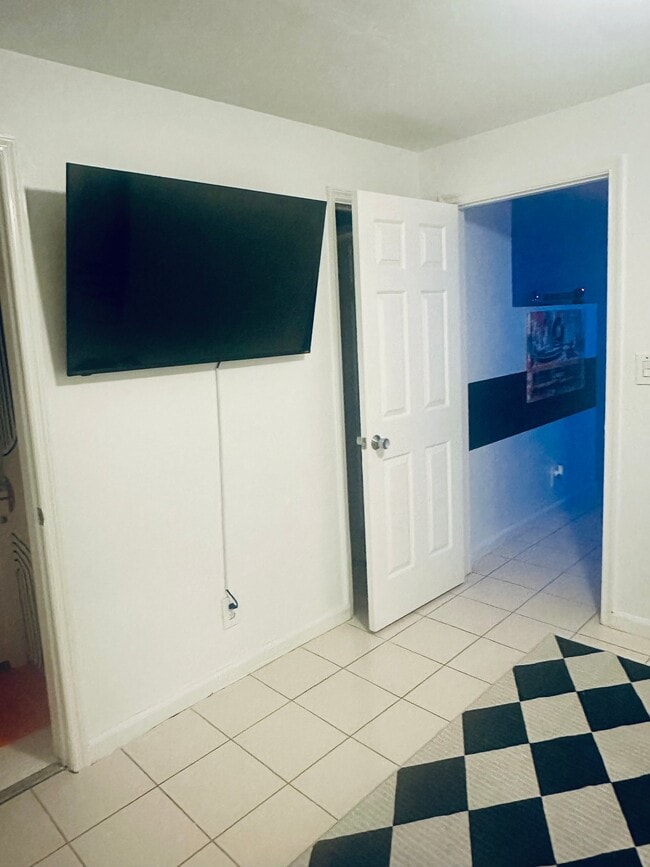 1240 NE 12th Ave in Fort Lauderdale, FL - Building Photo - Building Photo