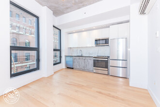 312 Broadway-Unit -3H in Brooklyn, NY - Foto de edificio - Building Photo