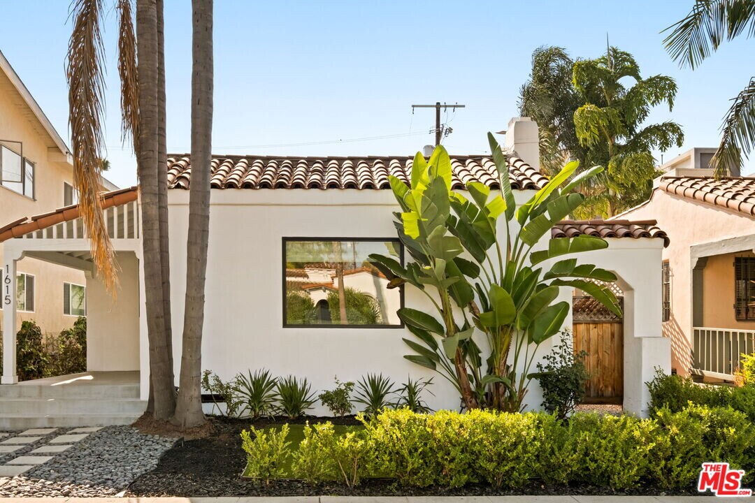 1615 S Crescent Heights Blvd in Los Angeles, CA - Building Photo