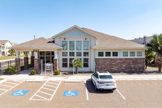 Devon Place in Edinburg, TX - Foto de edificio - Building Photo