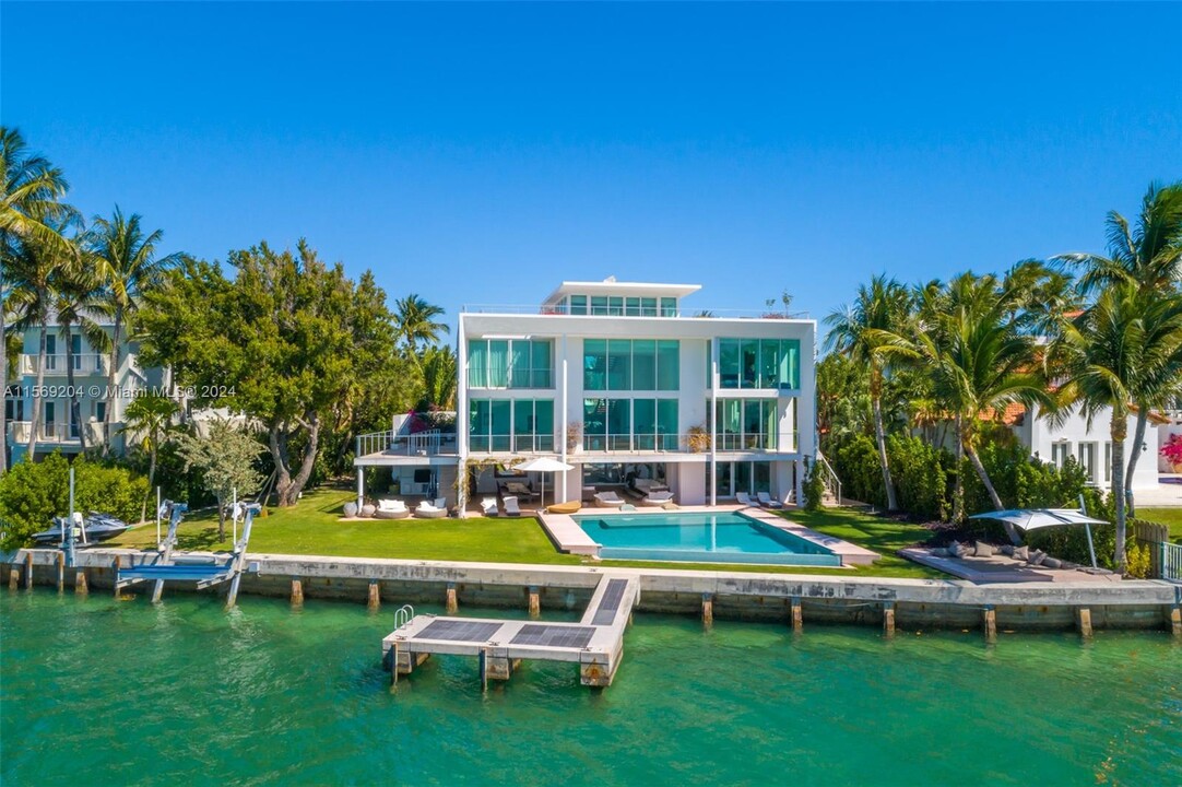 440 S Mashta Dr in Key Biscayne, FL - Foto de edificio