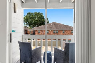 Summit in Metairie, LA - Building Photo - Building Photo