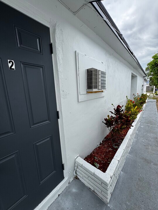 225 N F St, Unit Back Unit in Lake Worth Beach, FL - Foto de edificio