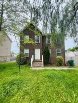 985 New Village Dr NW in Christiansburg, VA - Building Photo