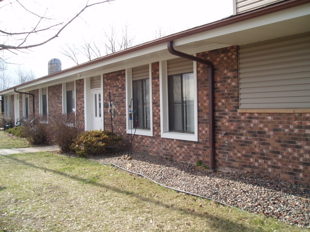 252 Cascade St in Osceola, WI - Foto de edificio - Building Photo