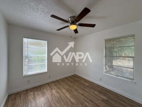 7831 Gallop Dr in San Antonio, TX - Building Photo - Building Photo
