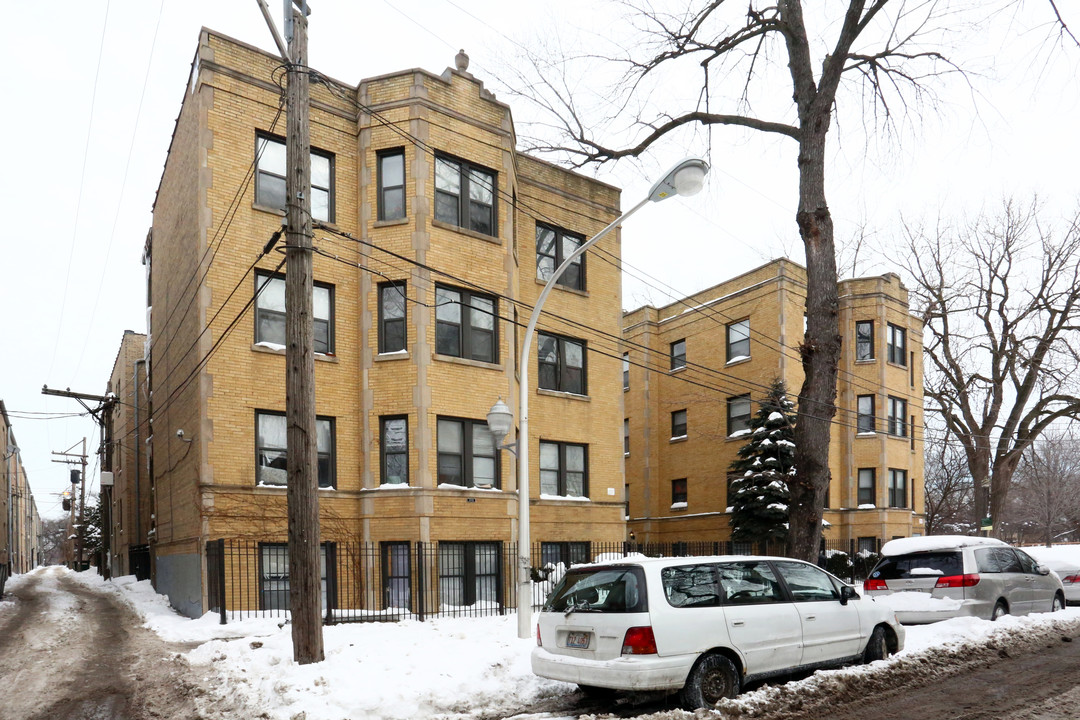 The Park Ainslie in Chicago, IL - Building Photo