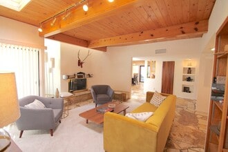 1801 Notre Dame Dr NE in Albuquerque, NM - Building Photo - Building Photo