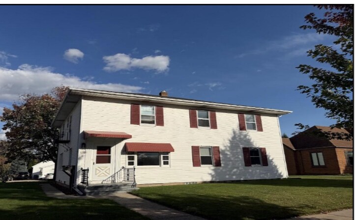 135 S John St in Kimberly, WI - Building Photo
